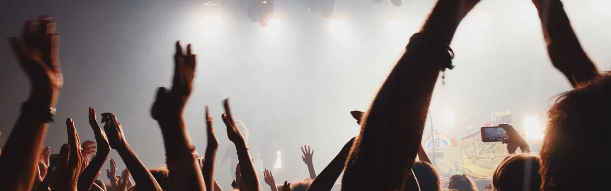 worship_gathering_of_people-2880w